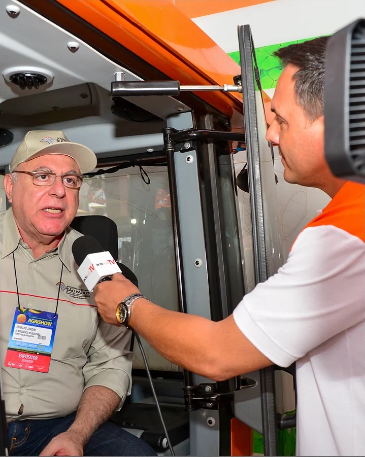 Entrevista durante evento do agronegócio